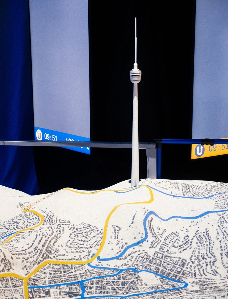 u-turn – image 6